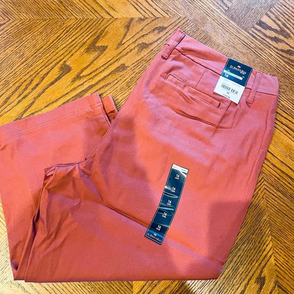 St. John’s Bay - Rusty color capris - NWT
